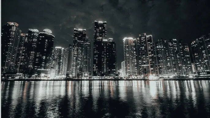 怀了大佬的崽男男 - 城市之光：霓虹背后的人间烟火